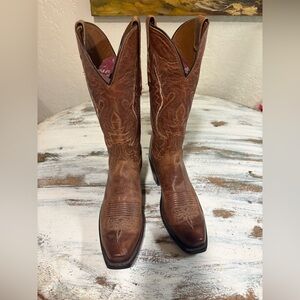Lucchese Women's Tan Mad Dog Goat Snip Toe Boots